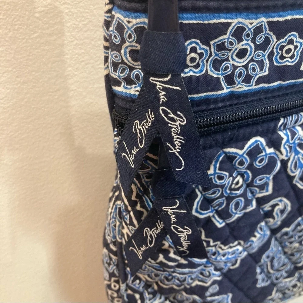 VERA BRADLEY Quilted  Many Pockets Compartments Zipper Closure Crossbody Bag - Picture 3 of 10